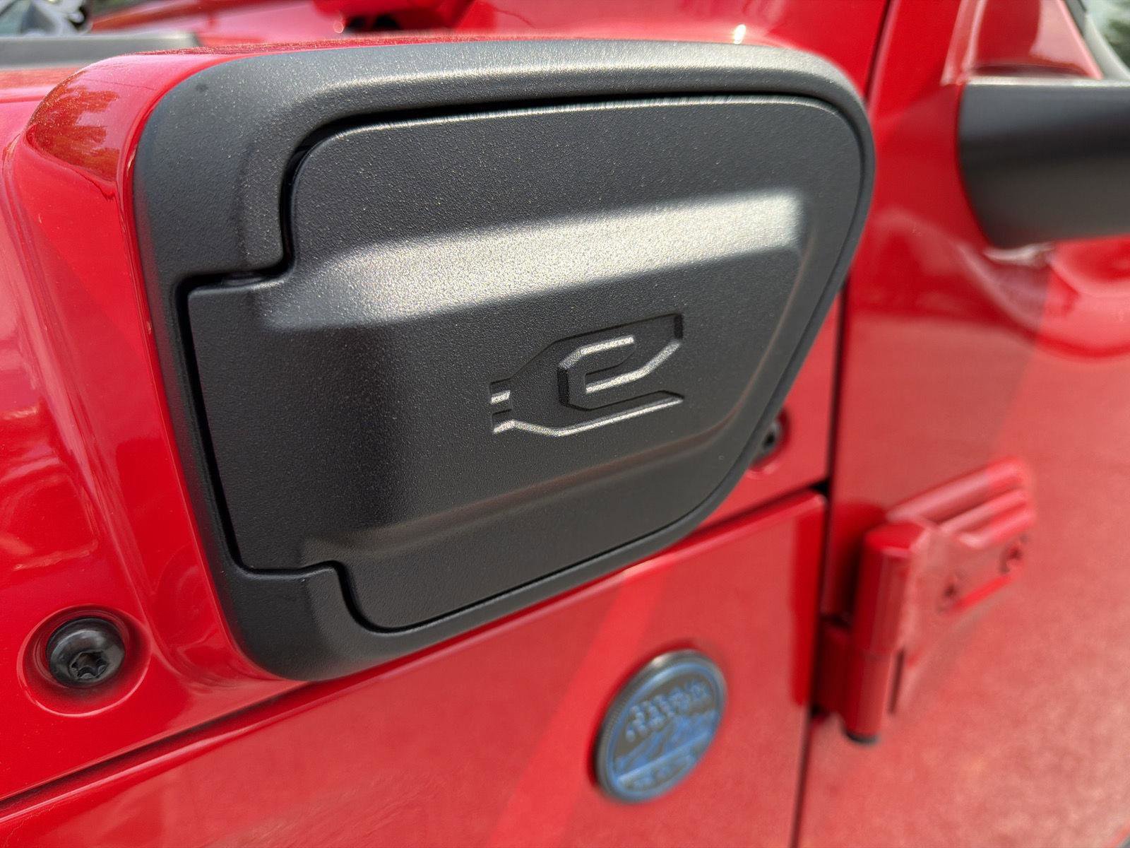 Used 2024 Jeep Wrangler Unlimited AWD/4WD image 7