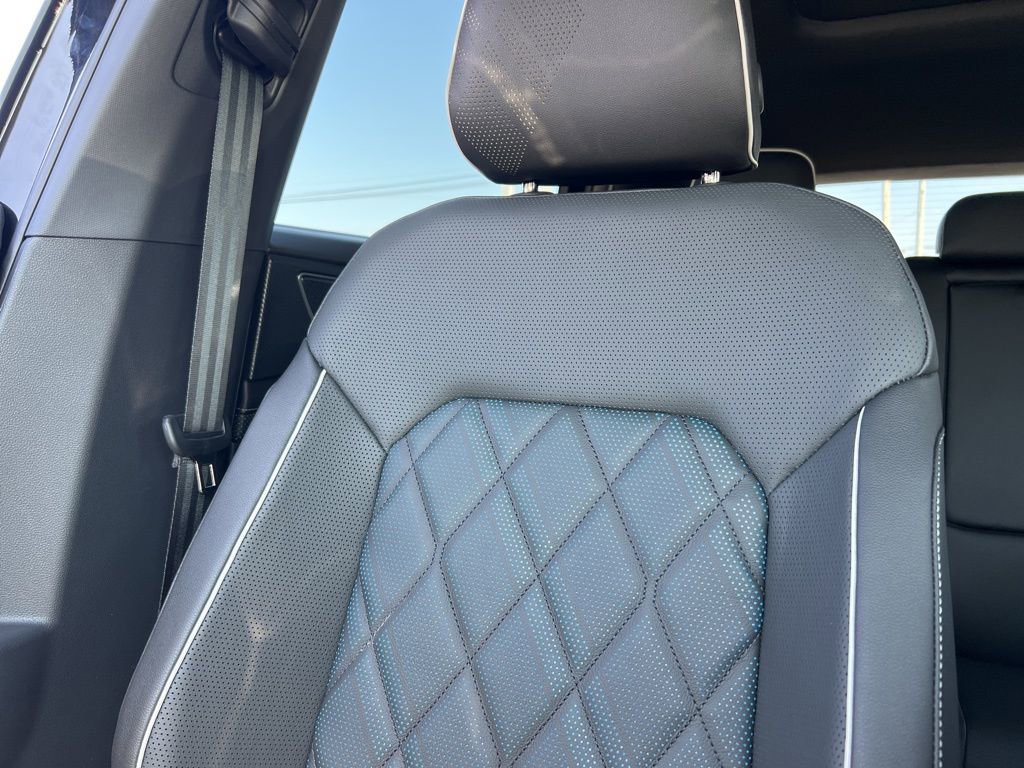 New 2026 Volkswagen Atlas Cross Sport SEL Premium R-Line image 21