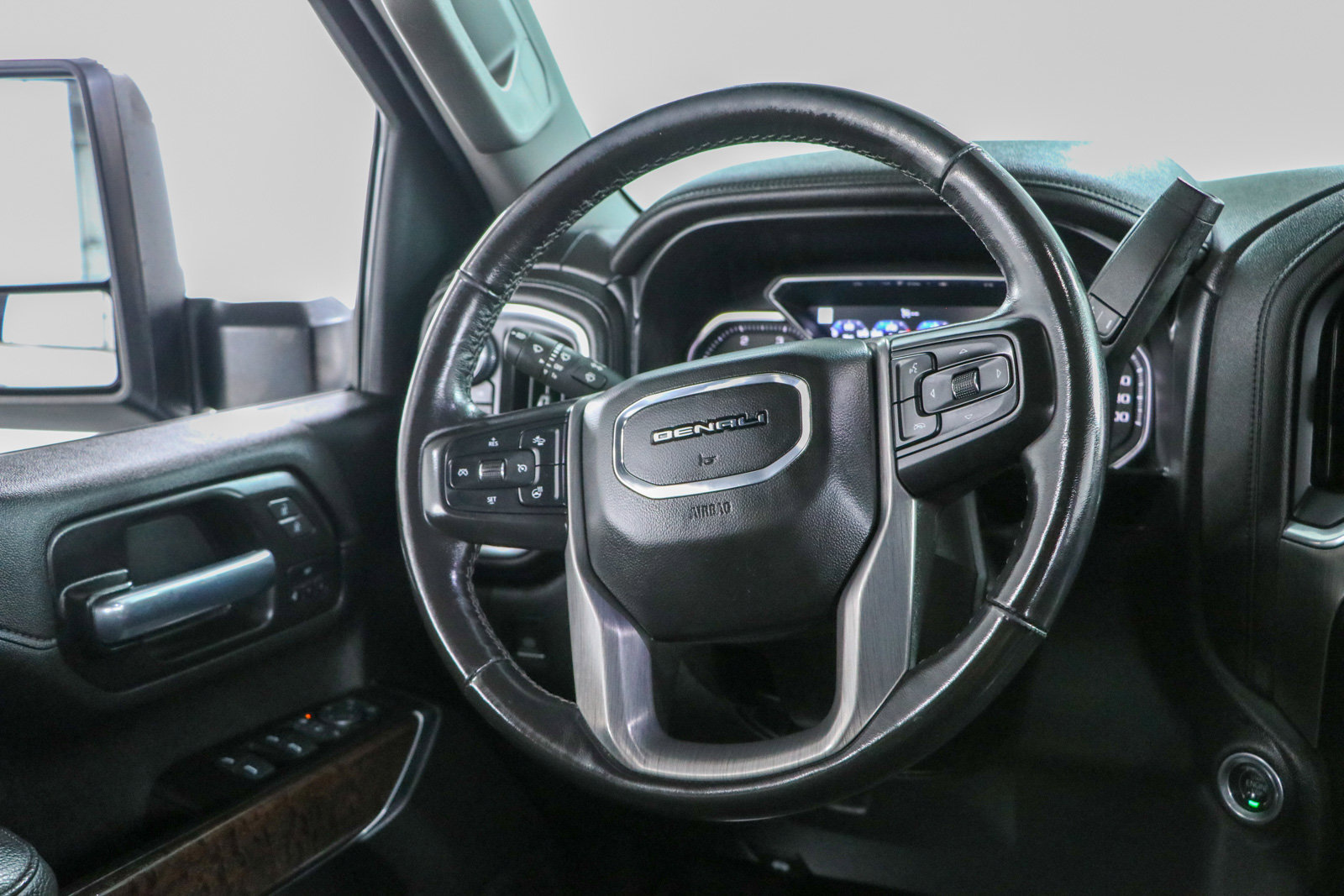 Used 2021 GMC Sierra 2500 Denali w/ Denali Ultimate Package AWD/4WD image 13