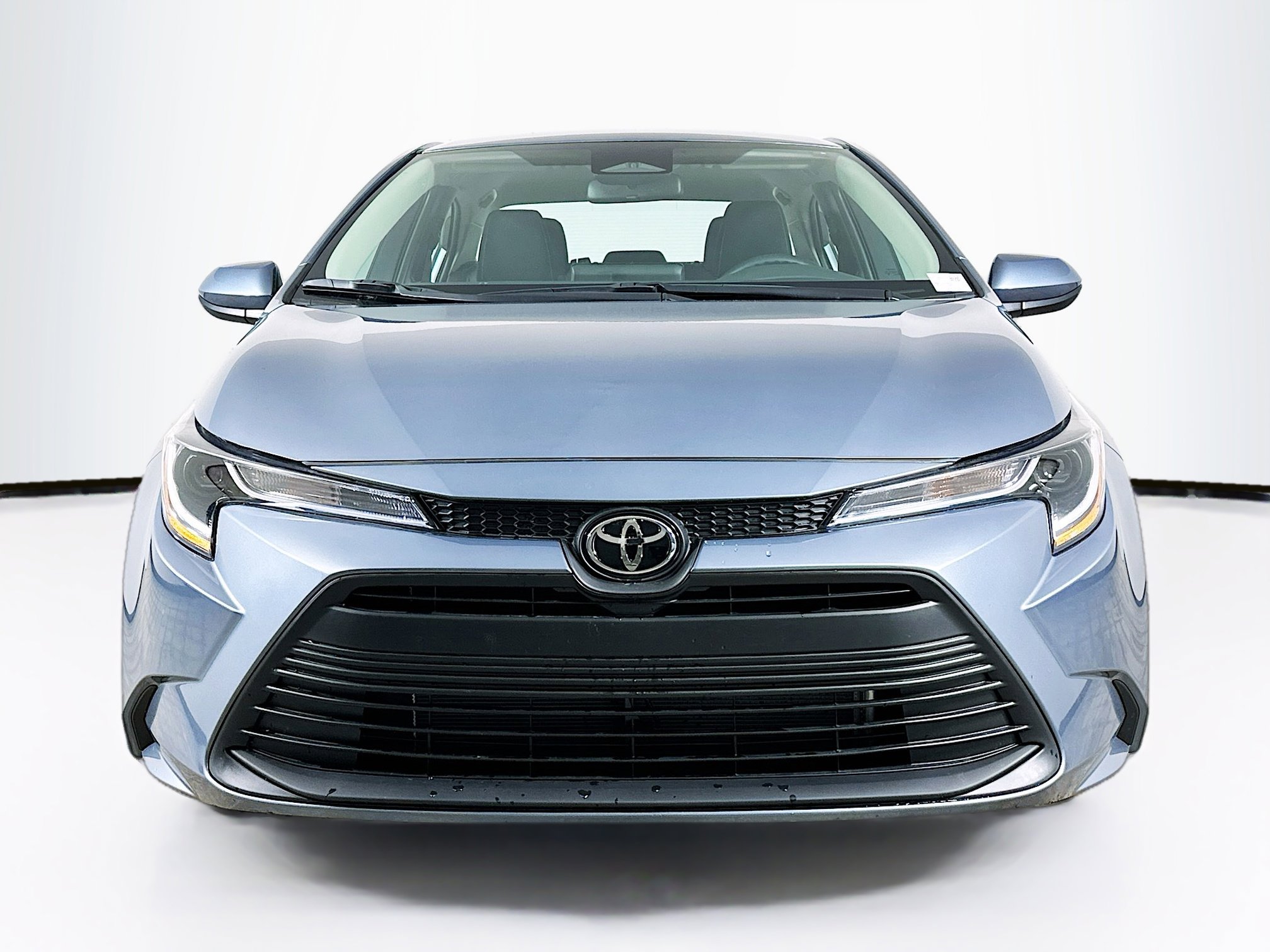Used 2026 Toyota Corolla LE image 2