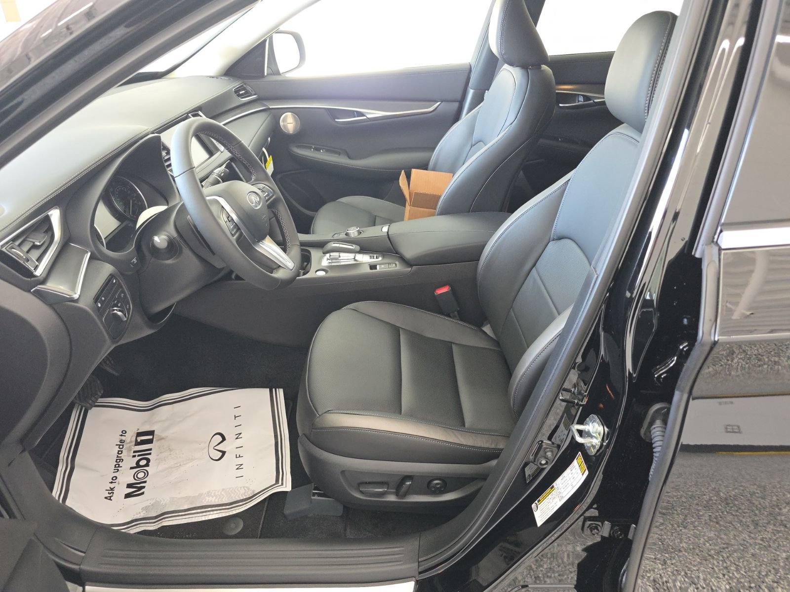 New 2025 INFINITI QX50 Luxe image 25