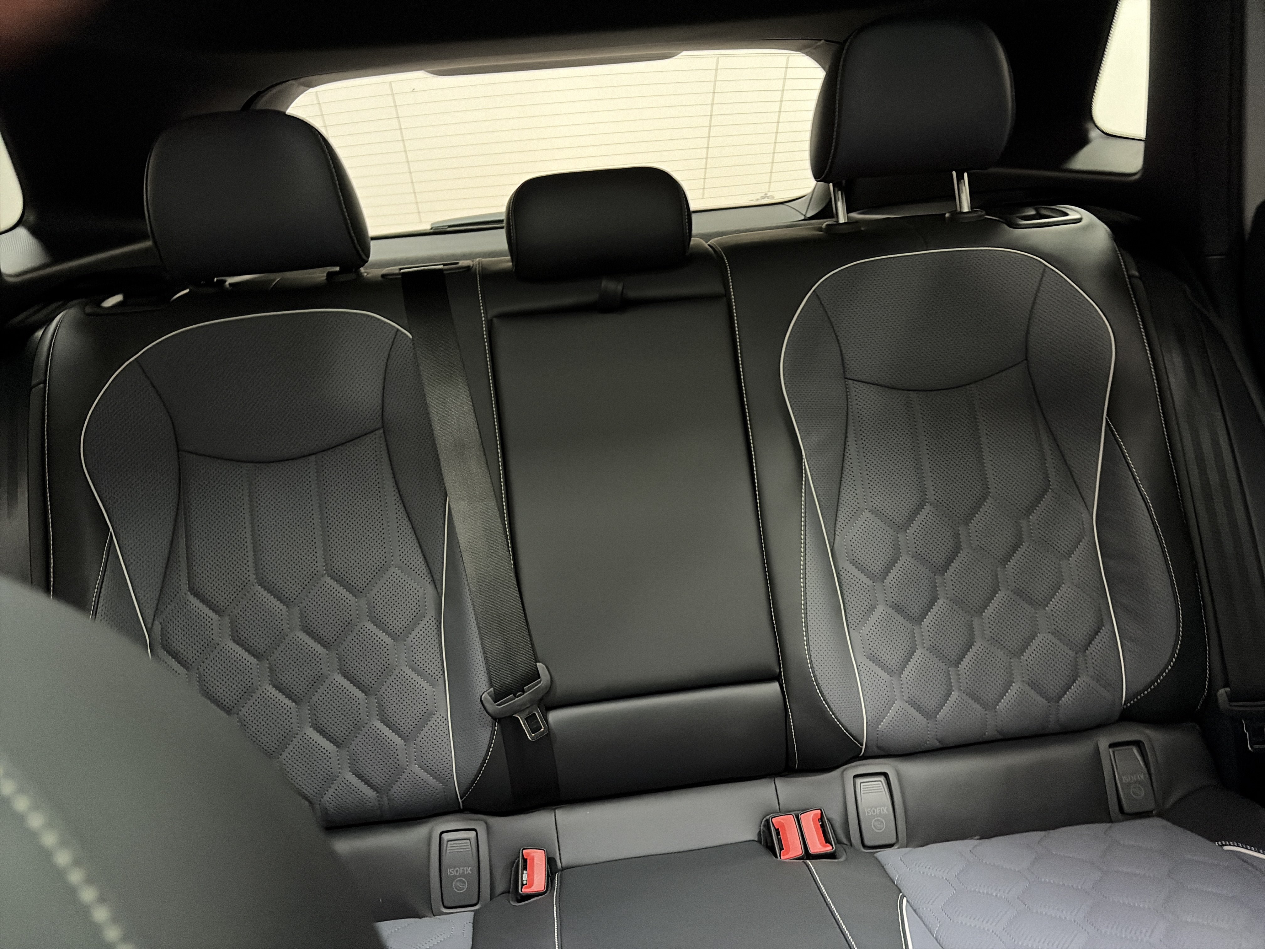 New 2026 Volkswagen Tiguan SEL R-Line AWD/4WD image 38