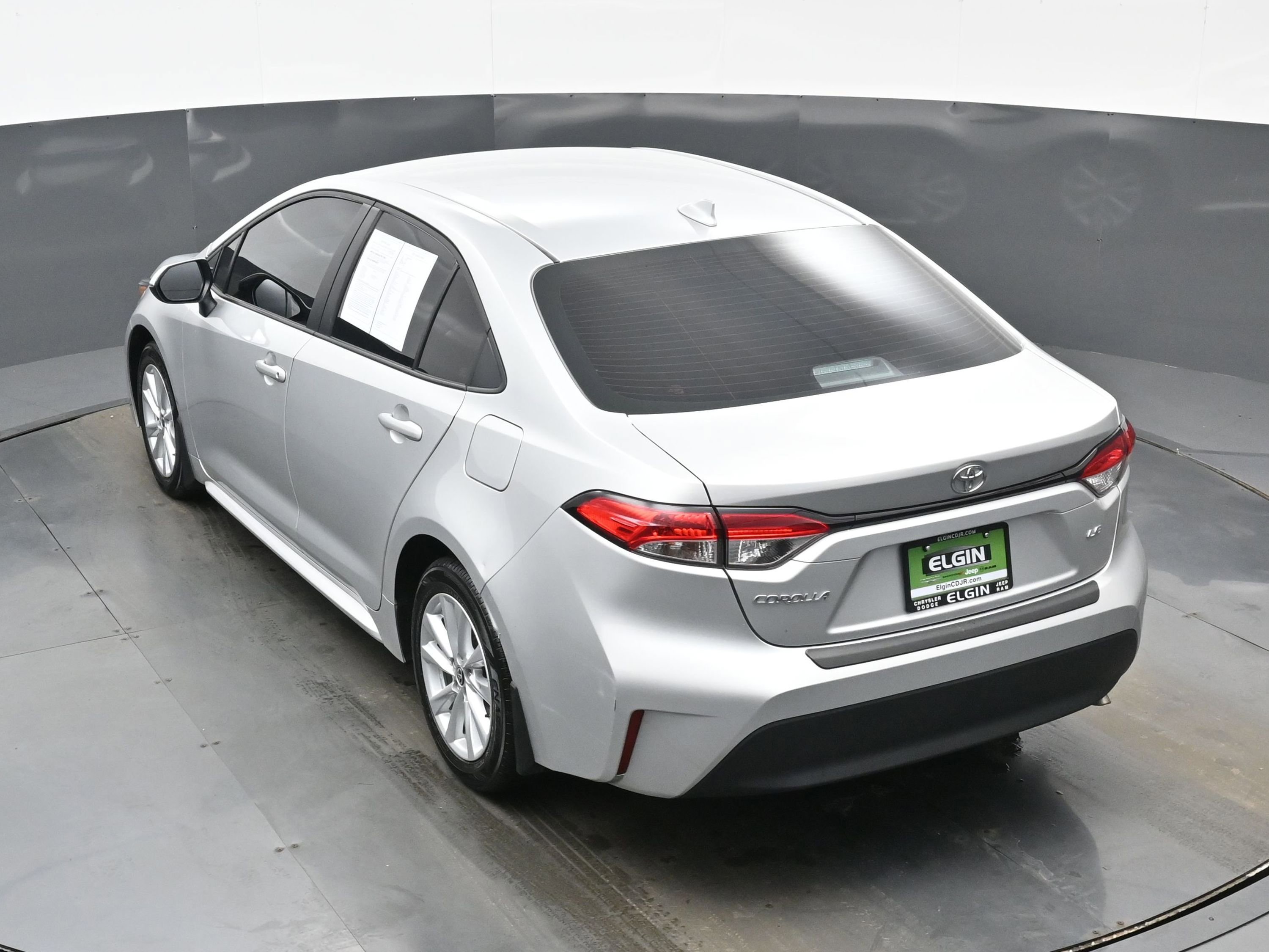 Used 2025 Toyota Corolla LE w/ LE Premium Package image 34