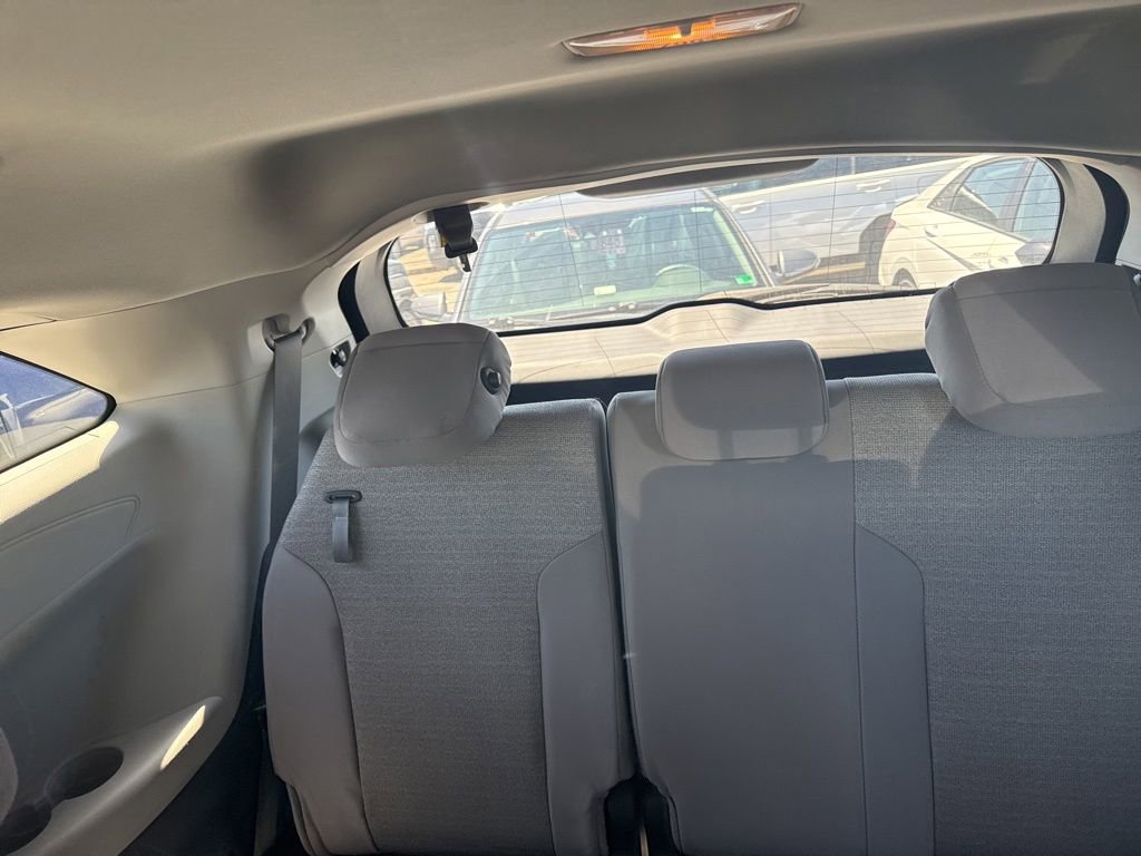 Used 2023 Toyota Sienna LE AWD/4WD image 16
