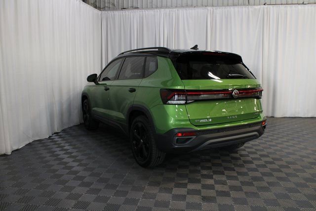 New 2025 Volkswagen Taos SE image 26