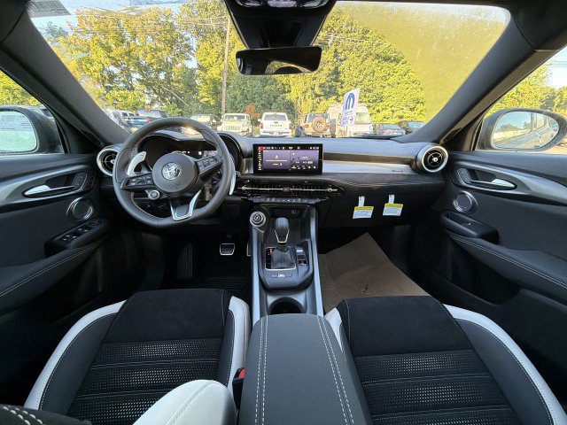 New 2026 Alfa Romeo Tonale w/ Active Assist Package AWD/4WD image 12