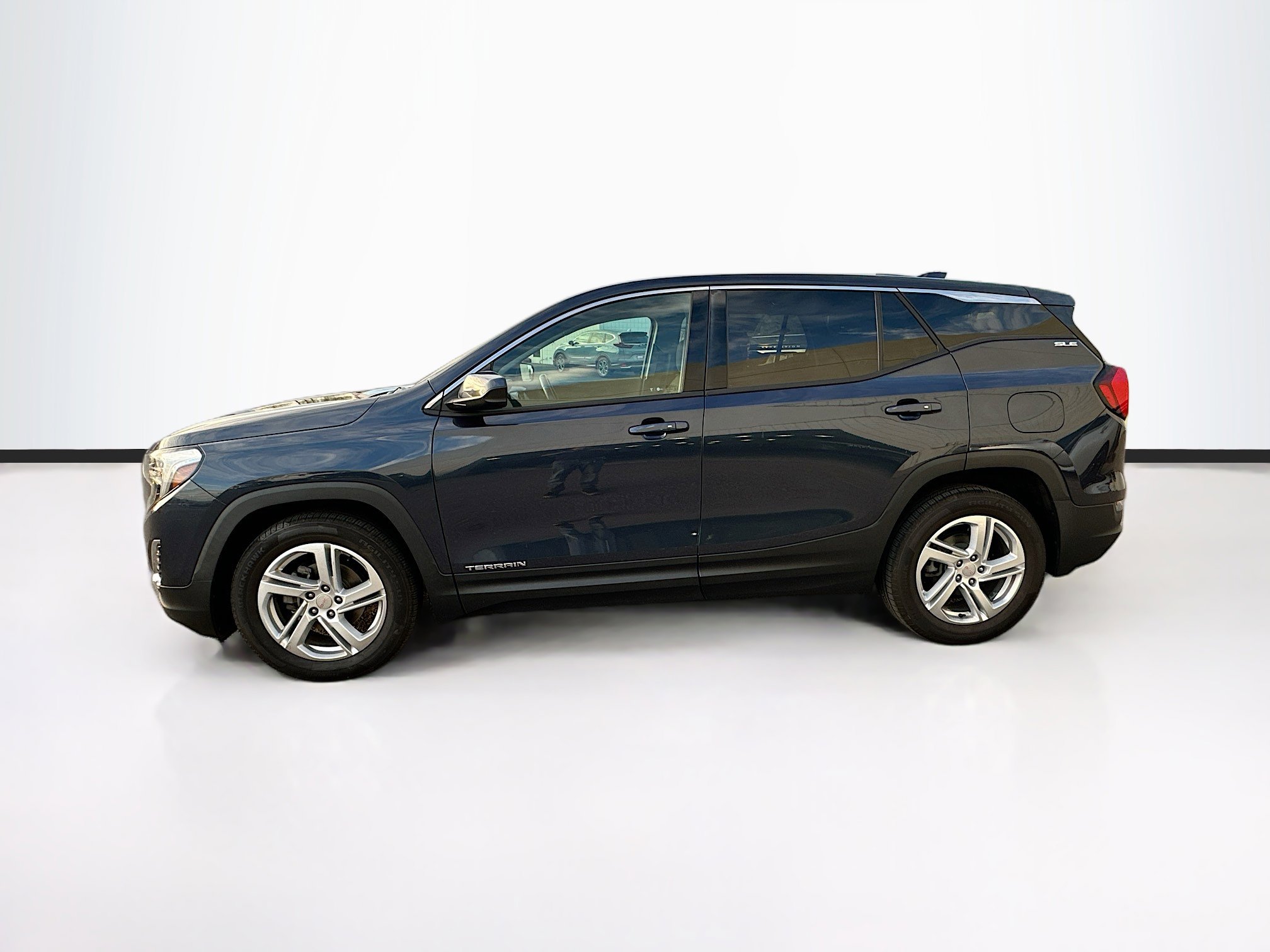 Used 2018 GMC Terrain SLE image 4