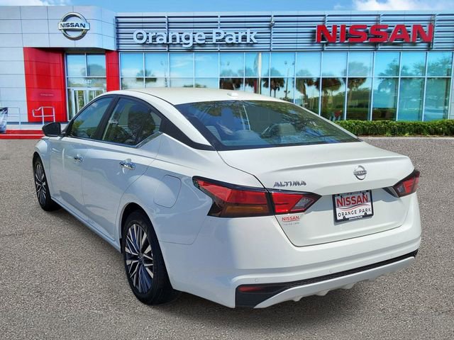 Used 2025 Nissan Altima 2.5 SV image 3
