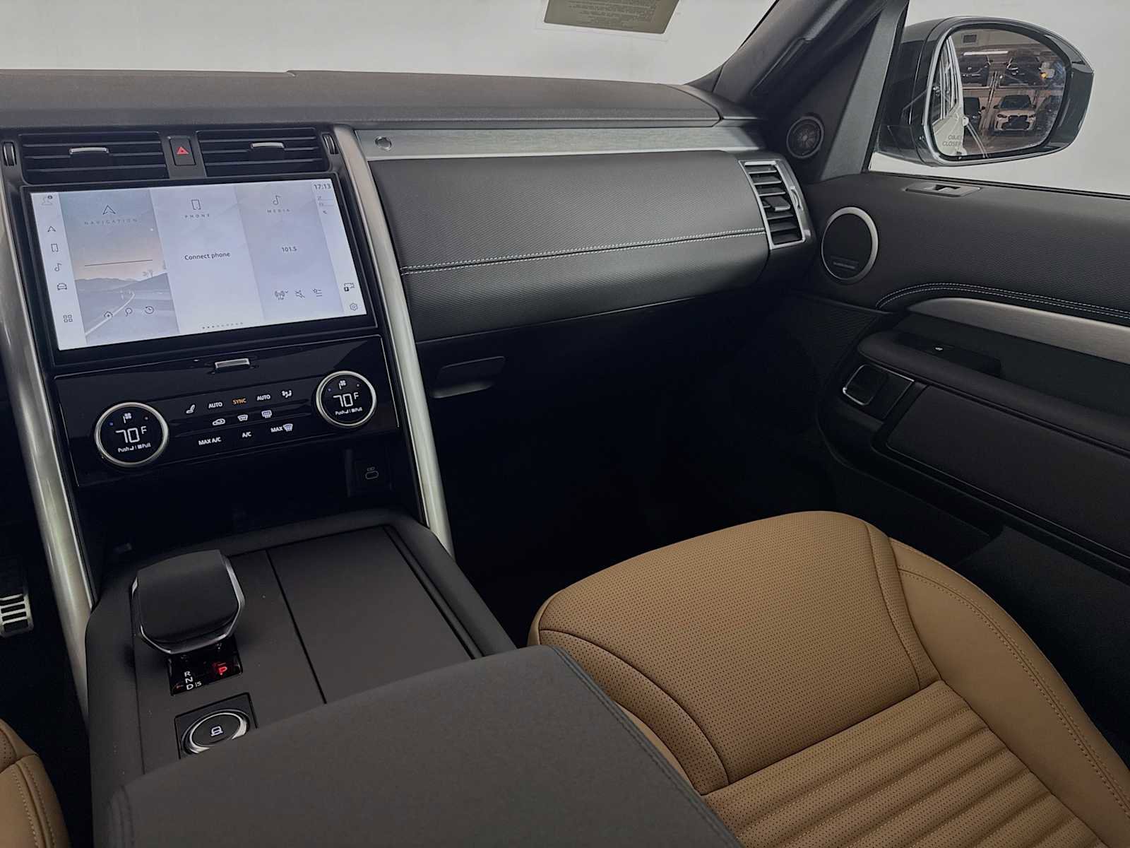 New 2025 Land Rover Discovery Dynamic SE image 20