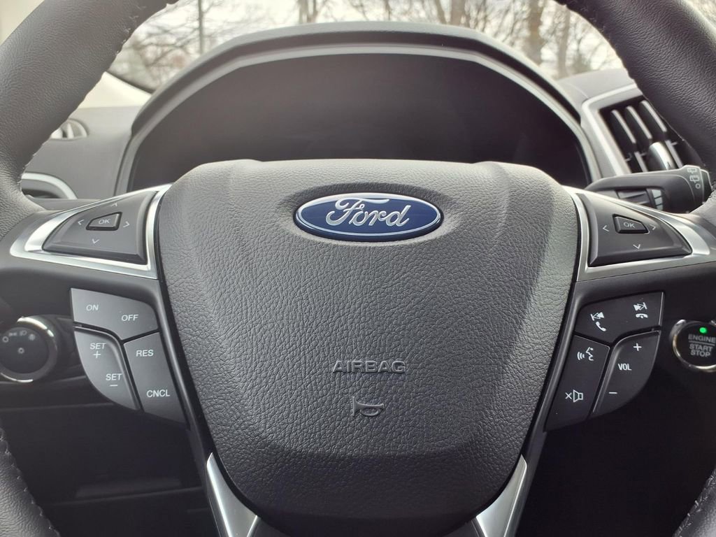 Used 2023 Ford Edge SEL w/ Convenience Package image 16