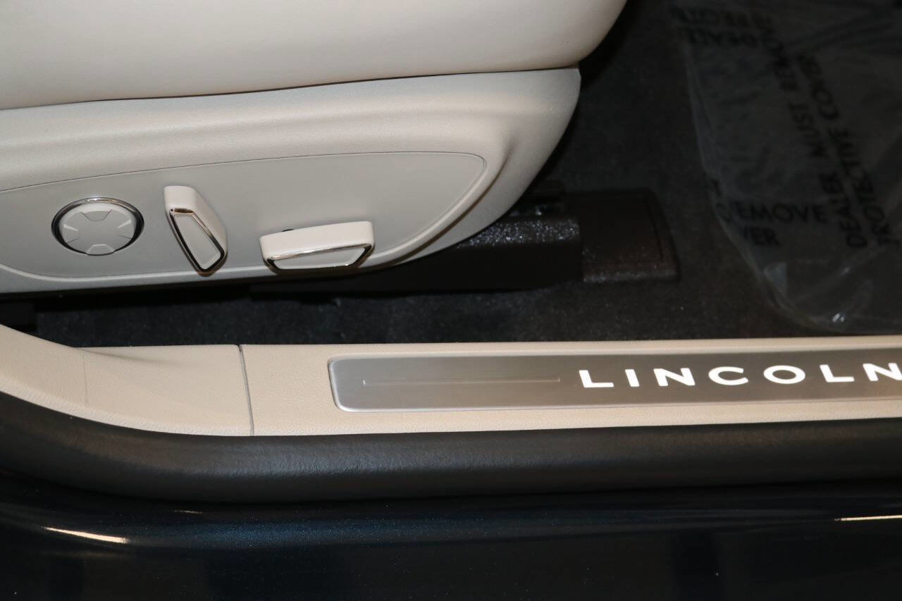 Used 2020 Lincoln MKZ Reserve w/ Elements Package image 63