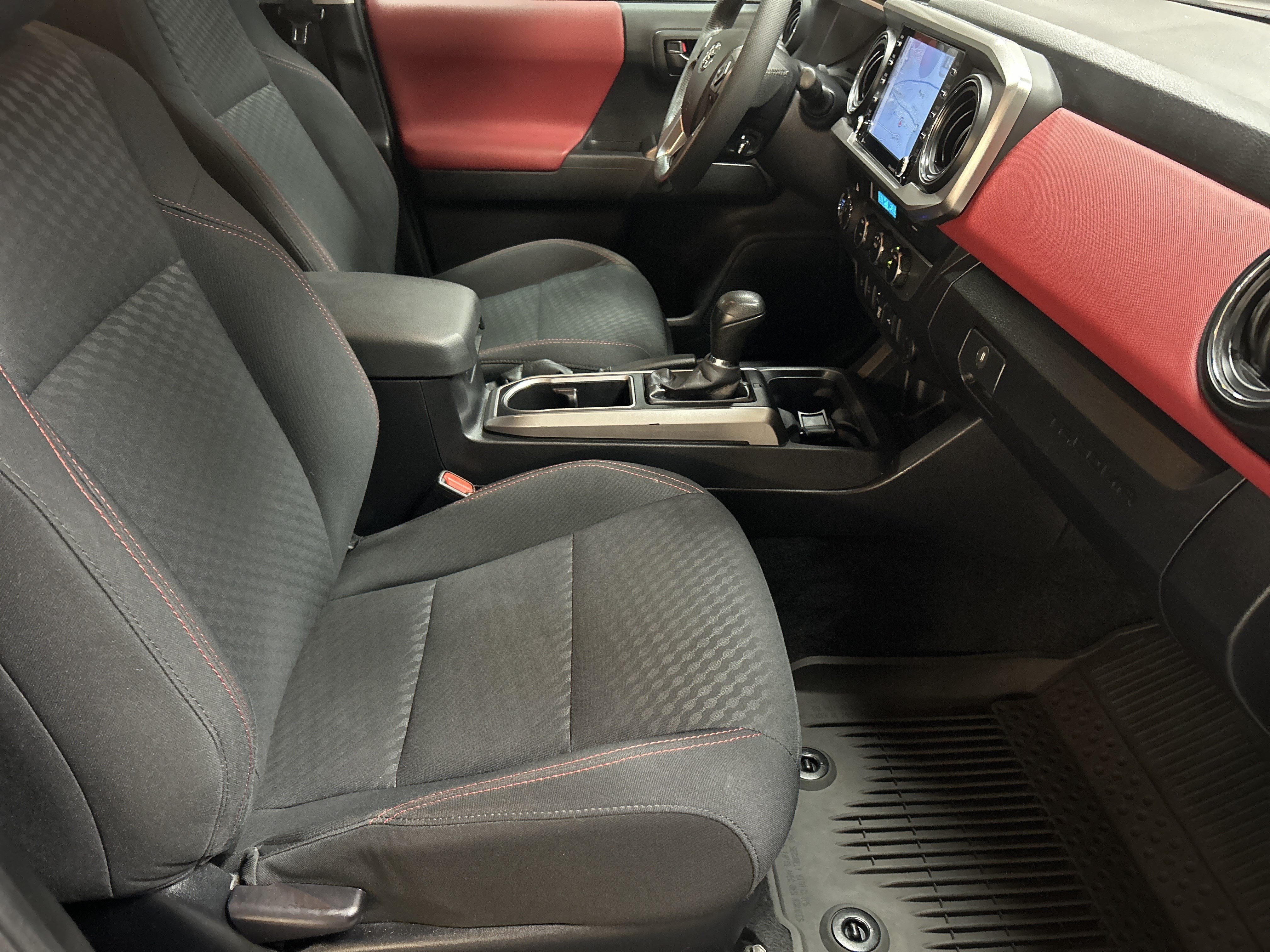 Used 2023 Toyota Tacoma SR5 AWD/4WD image 32