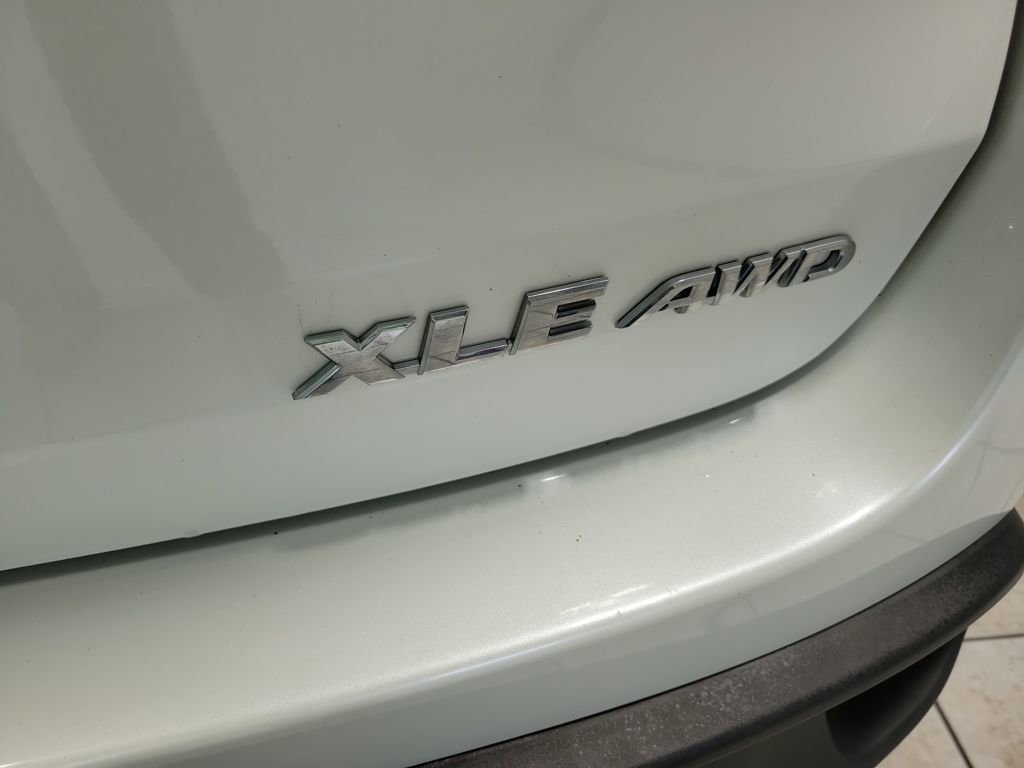 Used 2019 Toyota Highlander XLE image 7