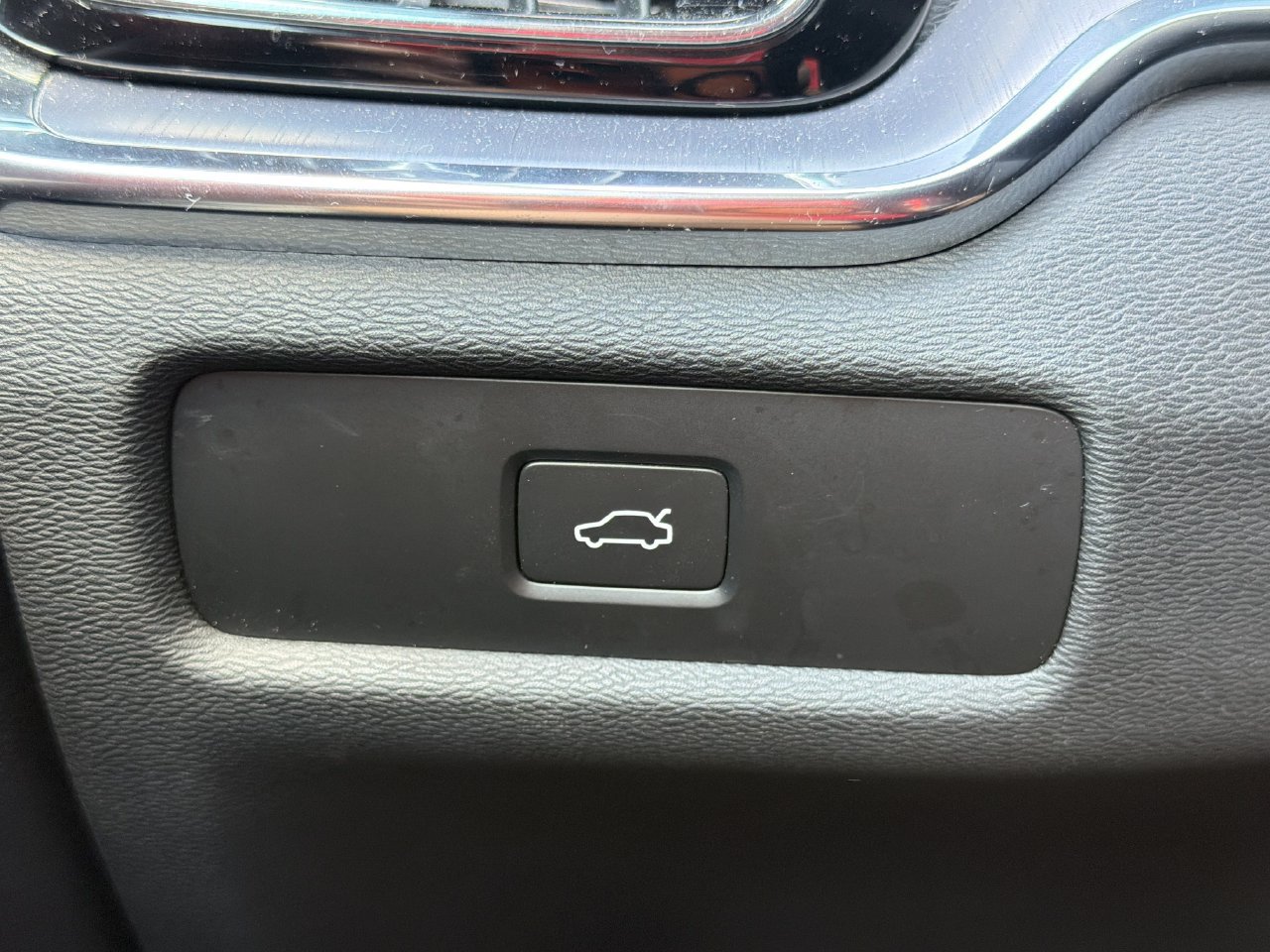 Used 2024 Volvo S60 B5 Core FWD image 10