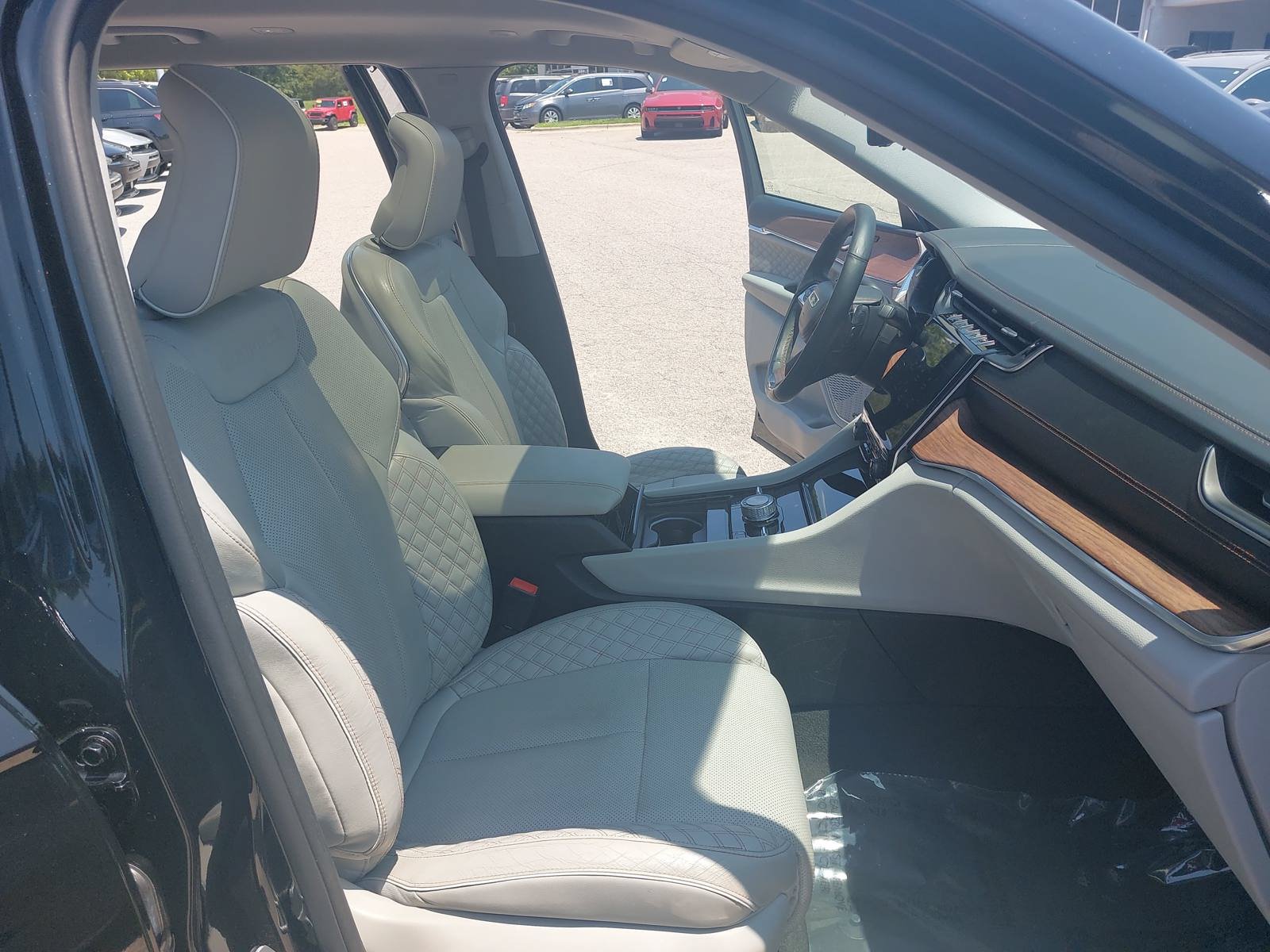 Used 2021 Jeep Grand Cherokee L Summit w/ Advanced Protech Group IV AWD/4WD image 10