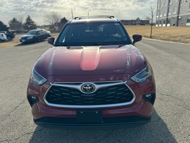 Used 2021 Toyota Highlander XLE image 12