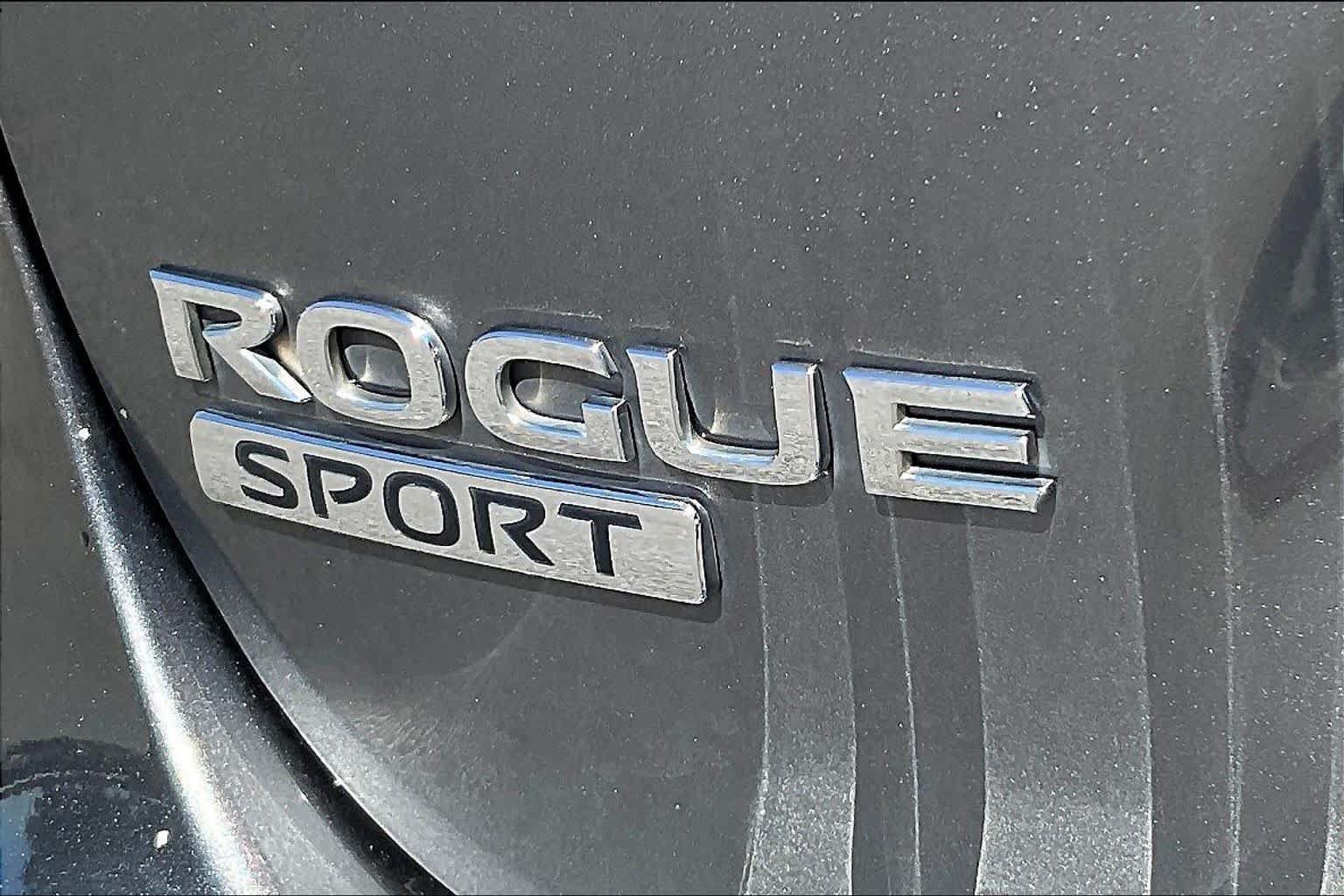Used 2018 Nissan Rogue Sport SV w/ SV Technology Package FWD image 30
