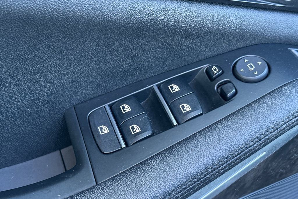 Used 2022 BMW X5 xDrive45e w/ Parking Assistance Package image 11