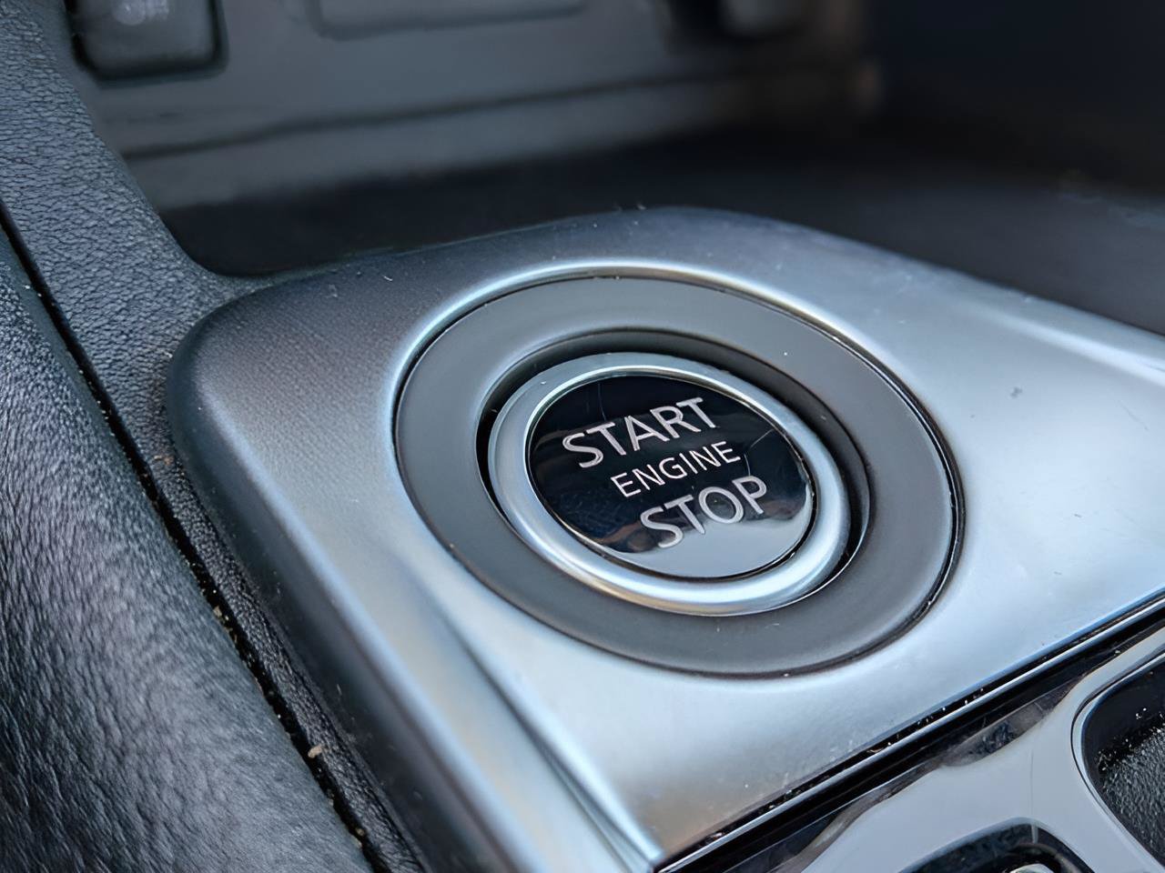Certified 2025 Nissan Sentra SR FWD image 16