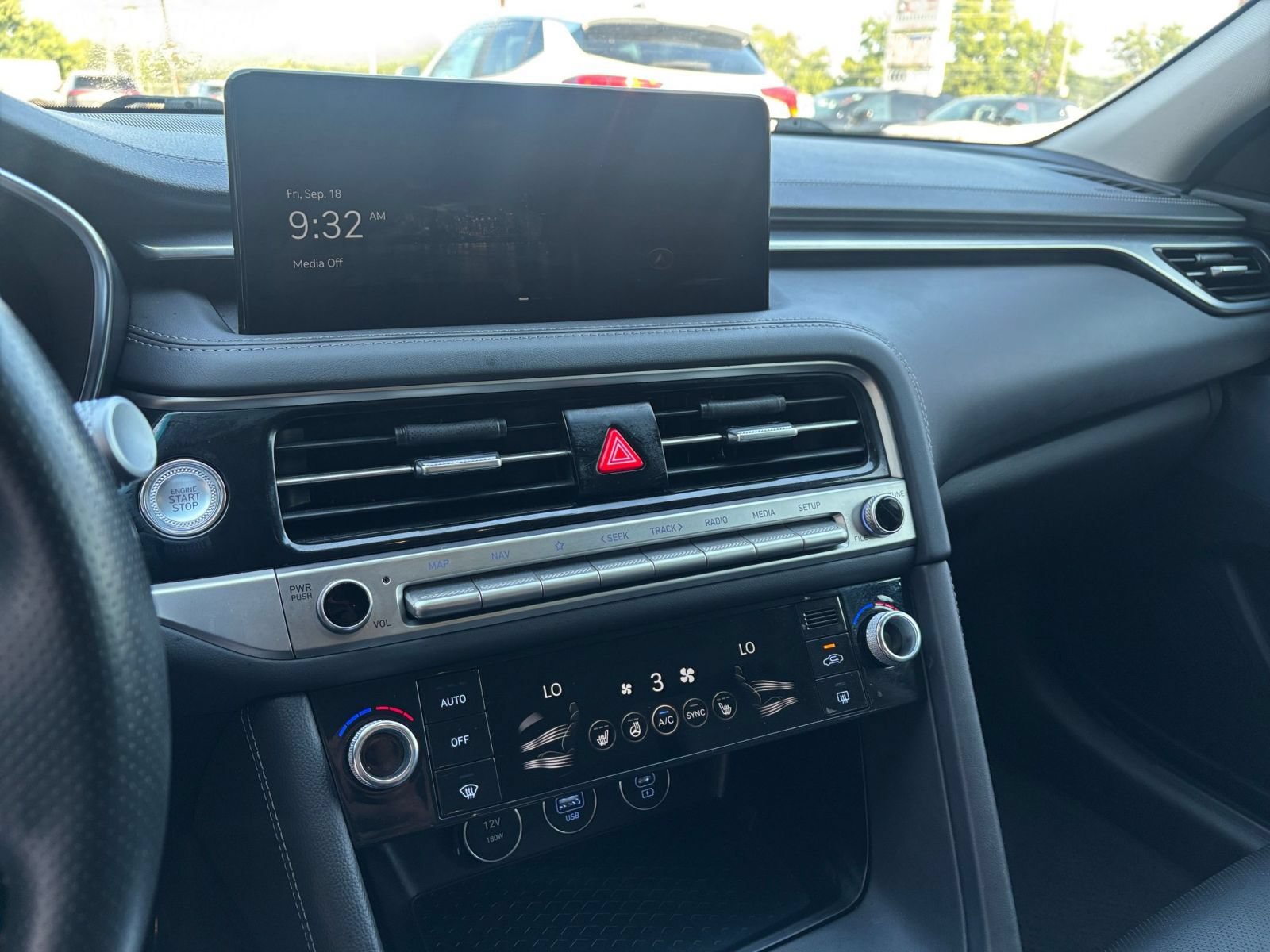Used 2025 Genesis G70 2.5T AWD/4WD image 20