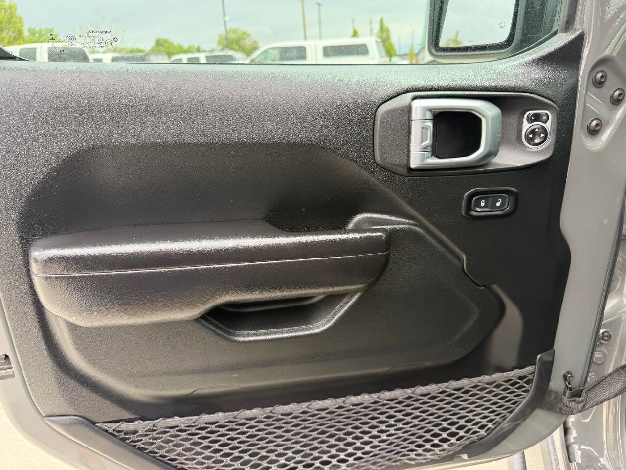 Used 2020 Jeep Wrangler Sport AWD/4WD image 32