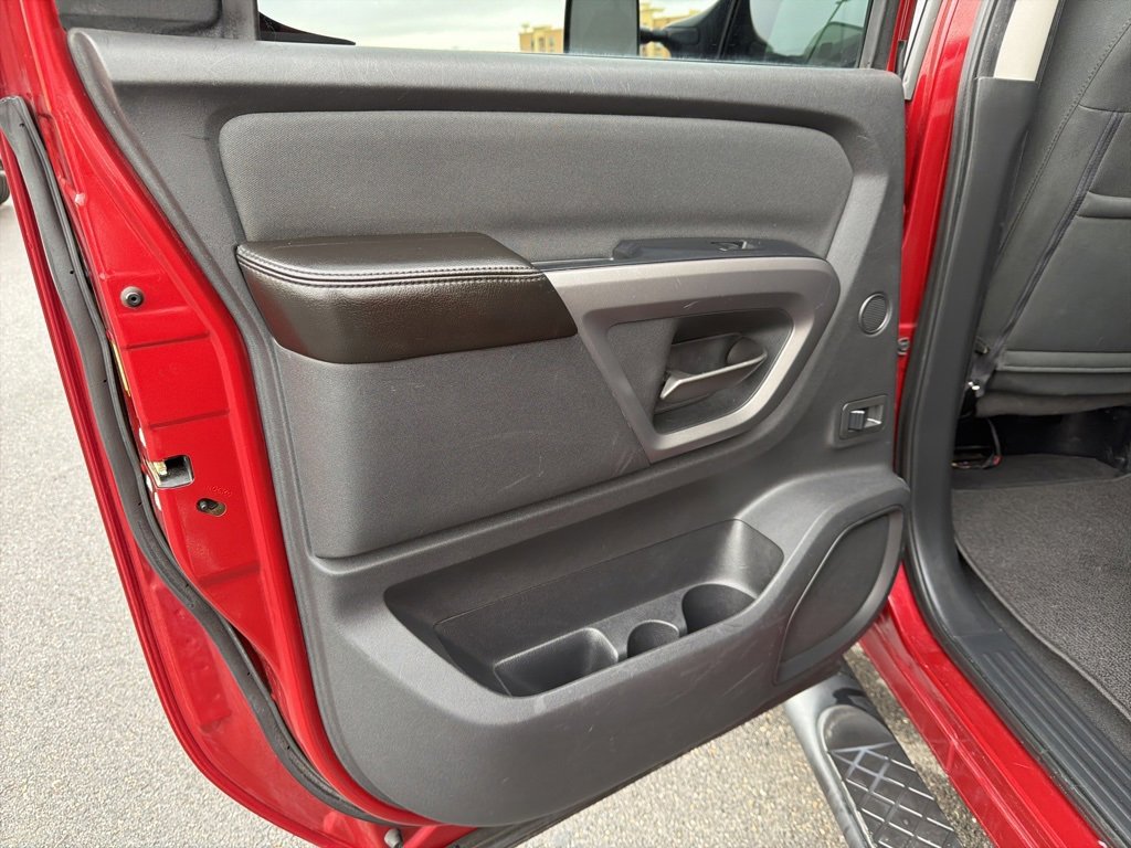 Used 2015 Nissan Titan SV w/ SV Value Truck Package image 22