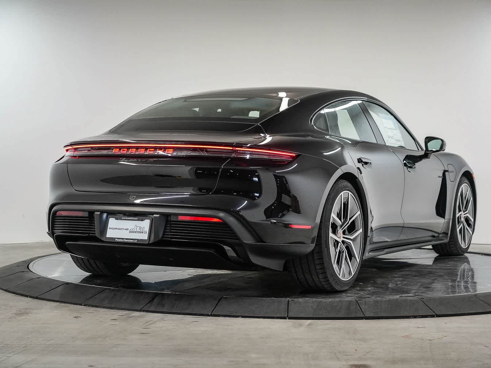 New 2026 Porsche Taycan 4S AWD/4WD image 9