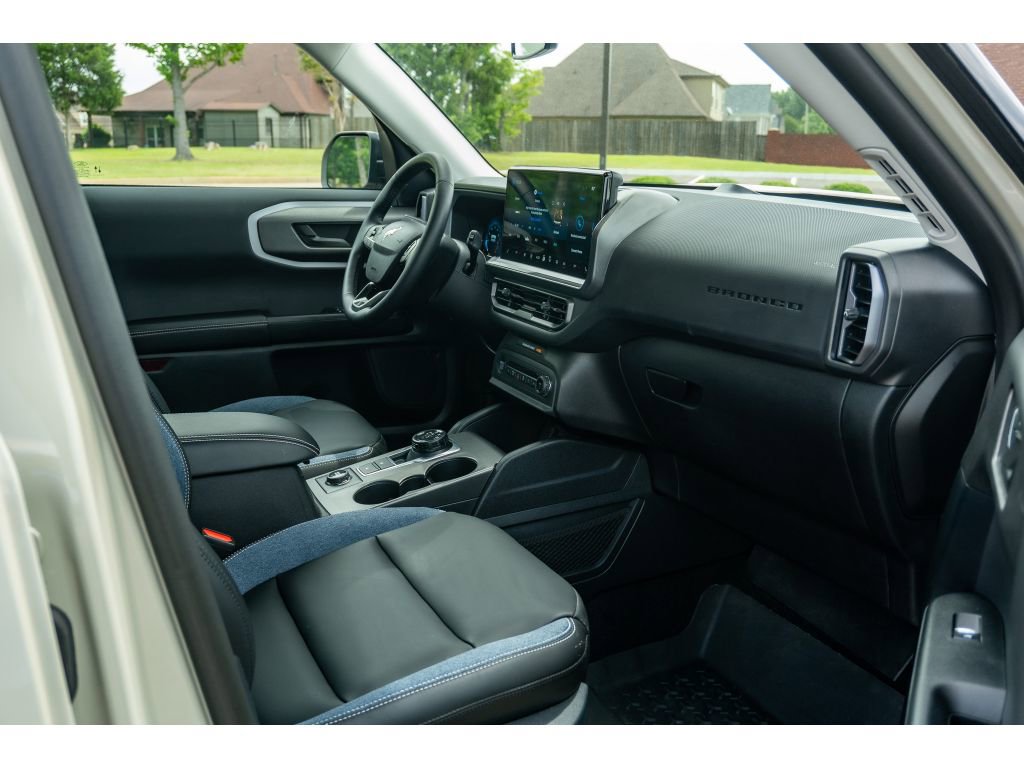 Used 2025 Ford Bronco Sport Outer Banks AWD/4WD image 18