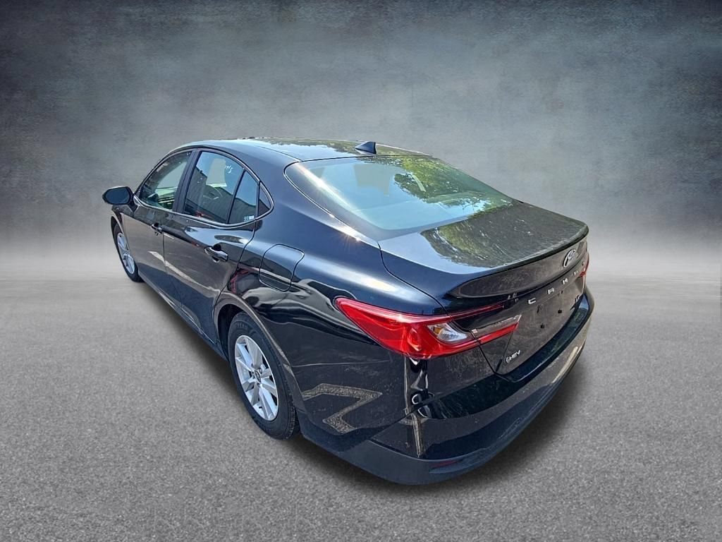 Used 2025 Toyota Camry LE FWD image 7