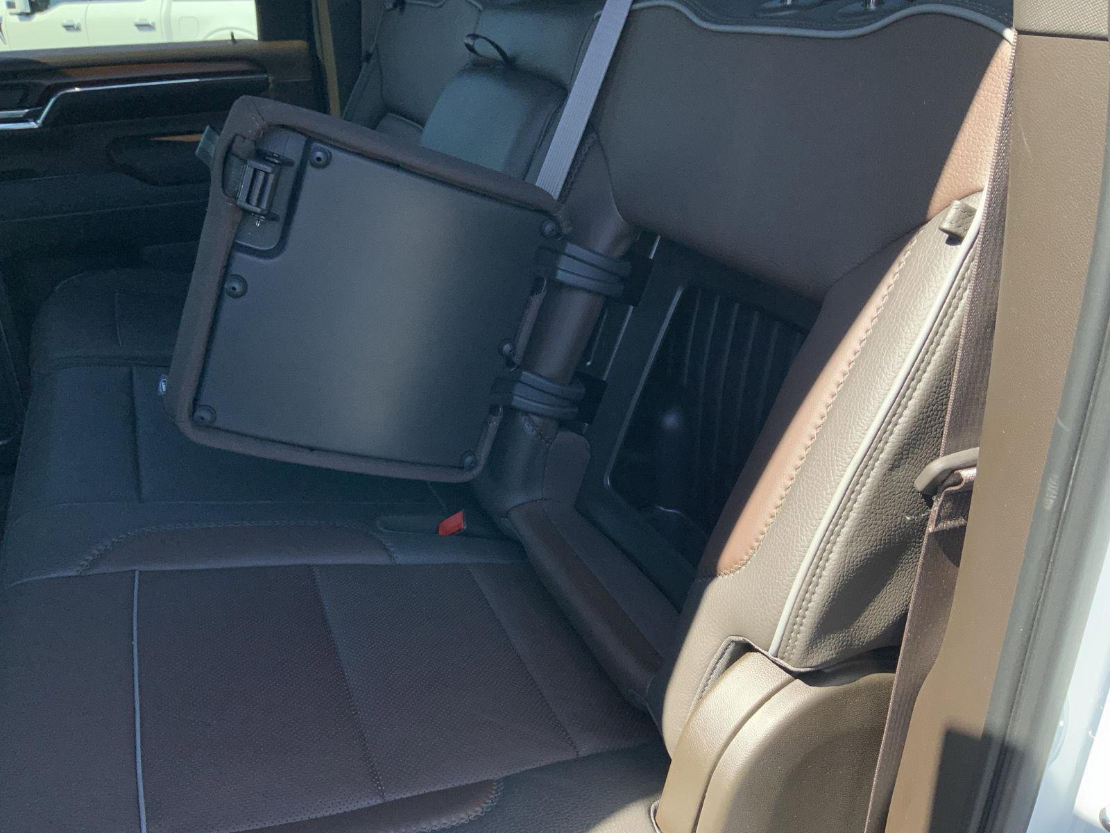 Used 2024 GMC Sierra 3500 Denali image 59