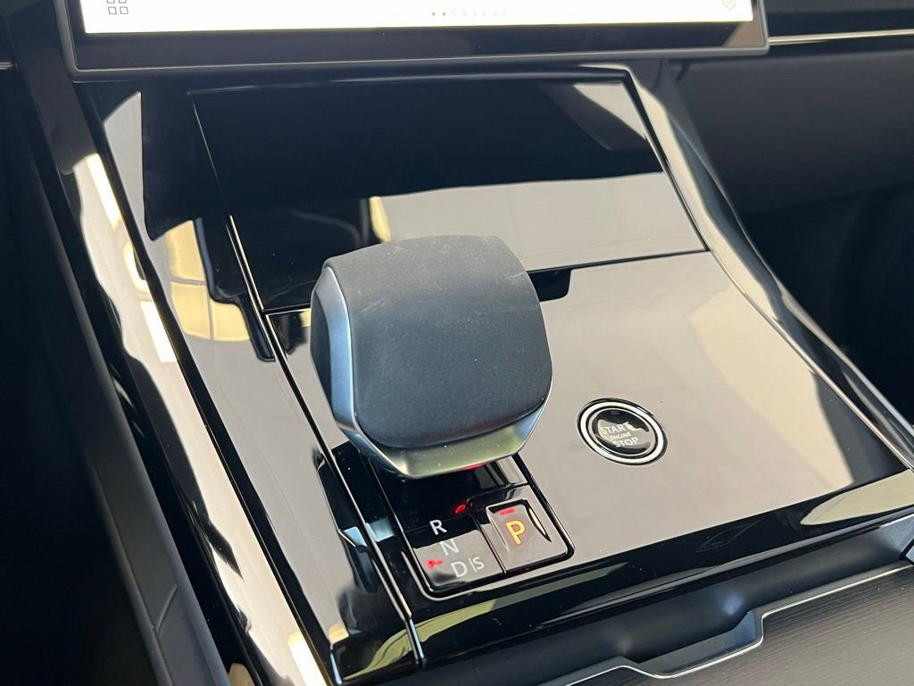 Used 2025 Land Rover Range Rover Sport Dynamic SE AWD/4WD image 17