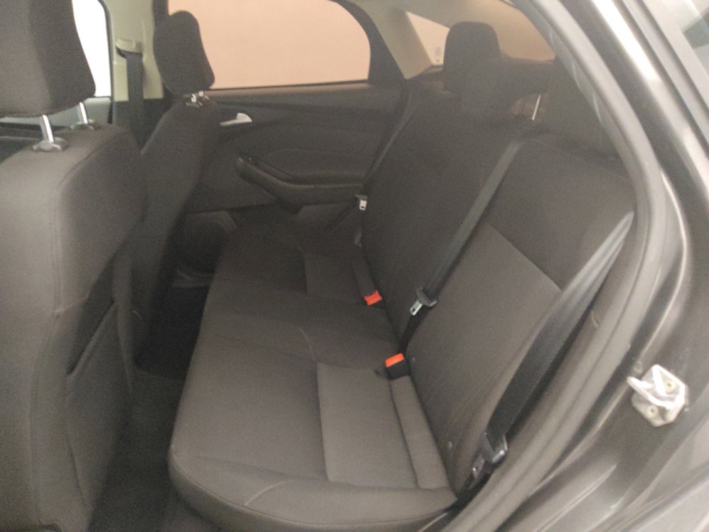 Used 2017 Ford Focus SE image 18