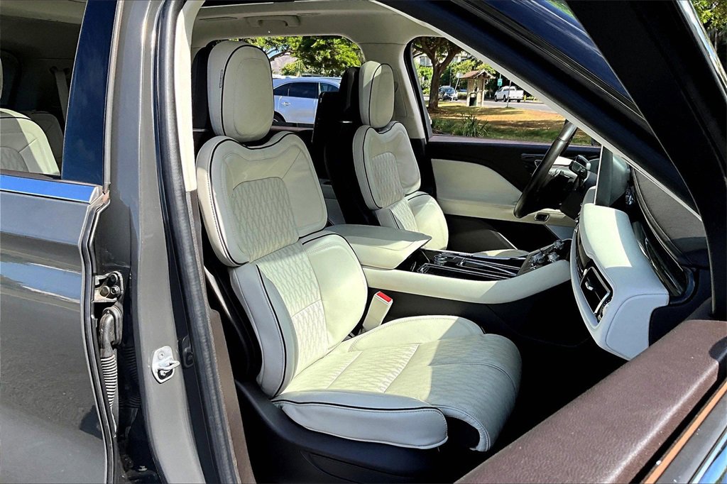 Used 2022 Lincoln Aviator Black Label w/ Dynamic Handling Package image 7
