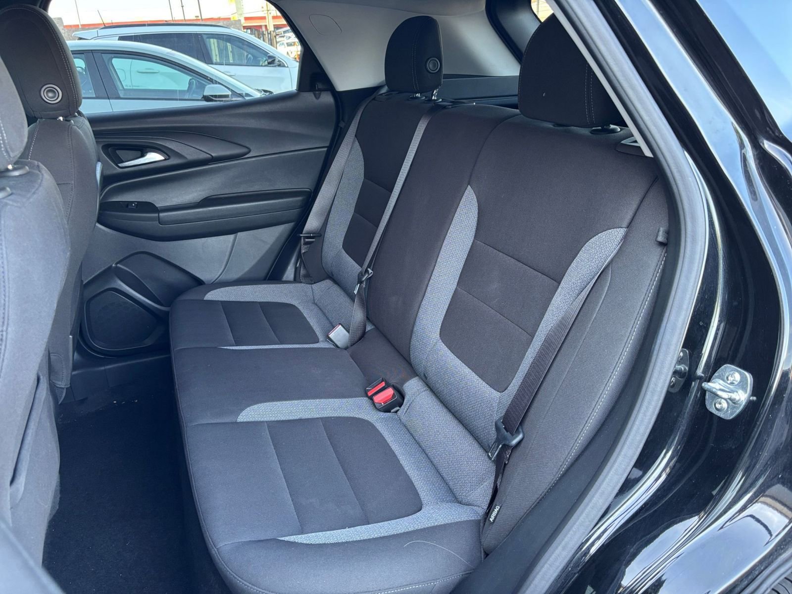 Used 2025 Chevrolet TrailBlazer LT image 37