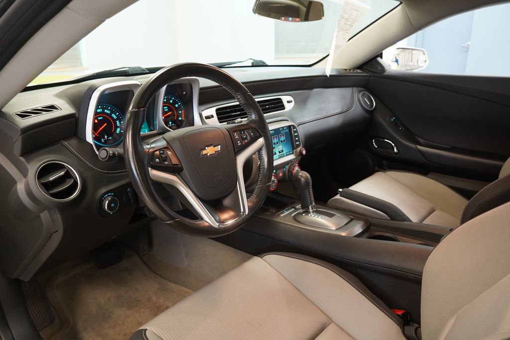 Used 2015 Chevrolet Camaro LT w/ 1LT Preferred Package image 7