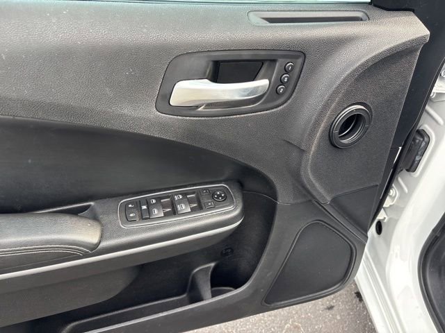 Used 2020 Dodge Charger SXT w/ Leather Interior Group RWD image 23