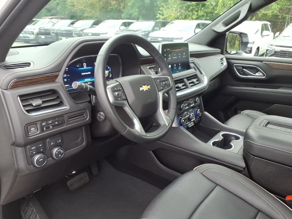 Used 2023 Chevrolet Suburban Premier AWD/4WD image 12