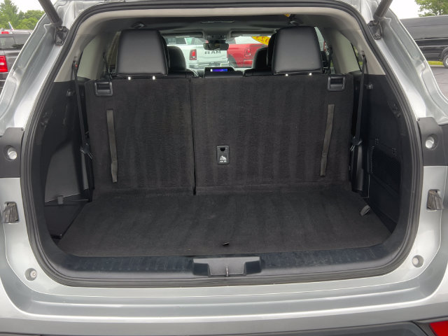 Used 2023 Toyota Highlander XLE AWD/4WD image 36