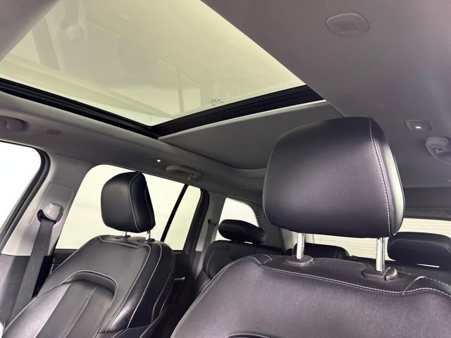 Used 2022 Jeep Grand Cherokee Limited 4xe image 12