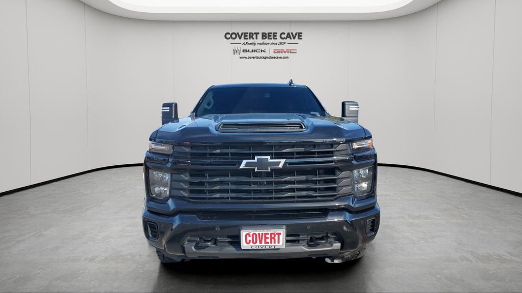 Used 2025 Chevrolet Silverado 2500 Custom w/ Custom Value Package image 2