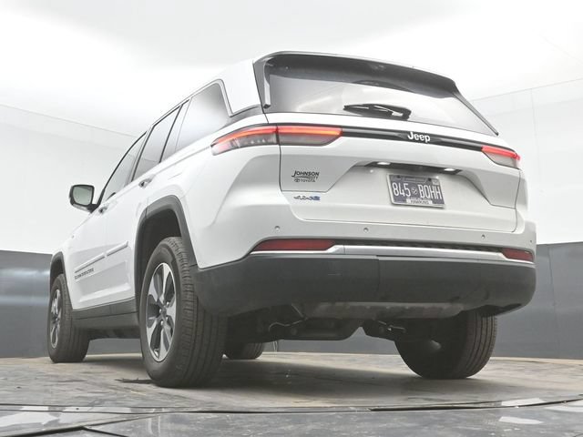 Used 2022 Jeep Grand Cherokee Limited 4xe w/ Luxury Tech Group II AWD/4WD image 31