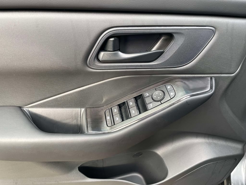 New 2026 Nissan Rogue S FWD image 18