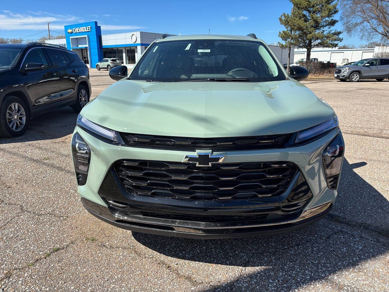 New 2026 Chevrolet Trax ACTIV w/ Driver Confidence Package image 2