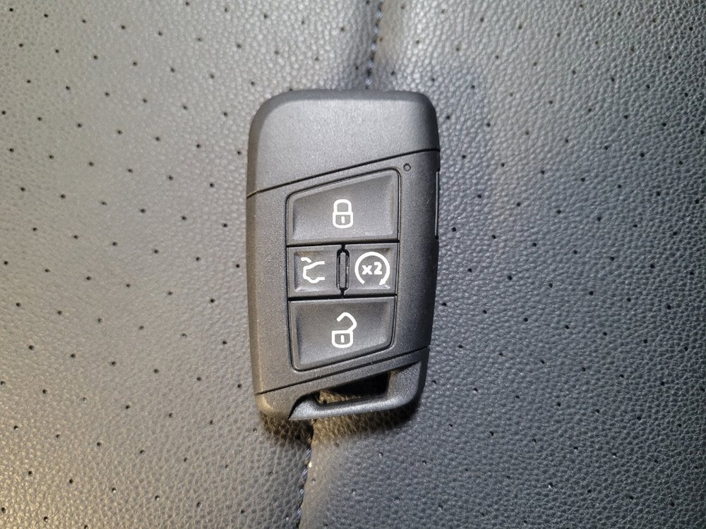 Used 2023 Volkswagen Jetta SE image 32