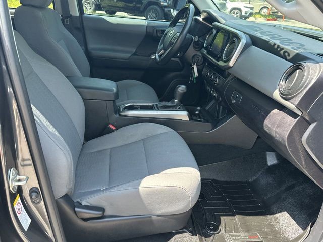 Used 2018 Toyota Tacoma SR5 RWD image 16