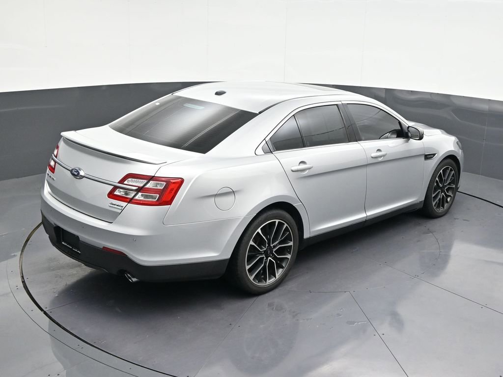 Used 2018 Ford Taurus SHO w/ Driver Assist Package image 18