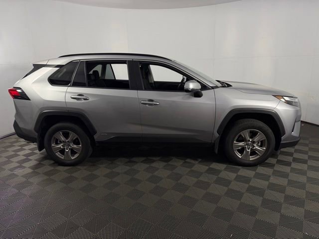 Used 2025 Toyota RAV4 LE AWD/4WD image 10