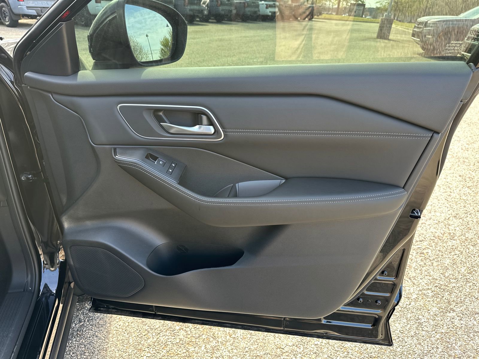 New 2026 Nissan Rogue Platinum w/ Platinum Premium Package image 12