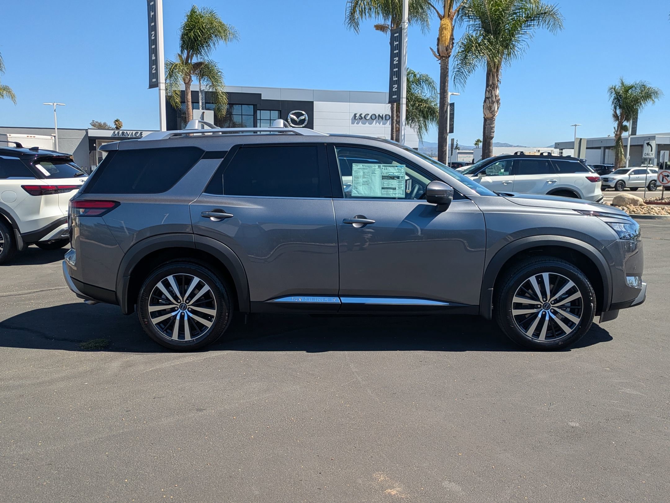 New 2025 Nissan Pathfinder Platinum w/ Cargo Package image 4