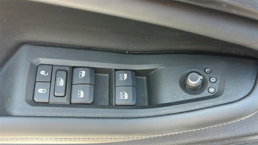 New 2025 Jeep Grand Cherokee Altitude image 17